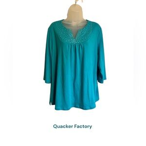 Quacker Factory Teal V-Neck Rhinestone 3/4 Sleeve Top   PLUS: 1X     #A
